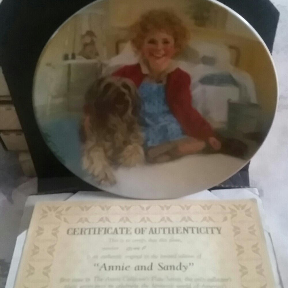 Bradford Exchange Annie Complete Set with cert